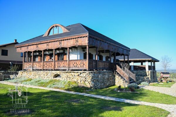 Căsuța de pe Dealul Cojocului – Refugiu în natură și spațiu ideal pentru Teambuilding sau alte evenimente în Bucovina Căsuța de pe Dealul Cojocului – Refugiu în natură și spațiu ideal pentru Teambuilding sau alte evenimente în Bucovina