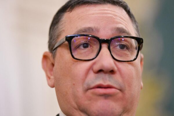 Victor Ponta cere voturile pesediștilor dar și-a bătut joc de PSD de 4 ori Victor Ponta cere voturile pesediștilor dar și-a bătut joc de PSD de 4 ori